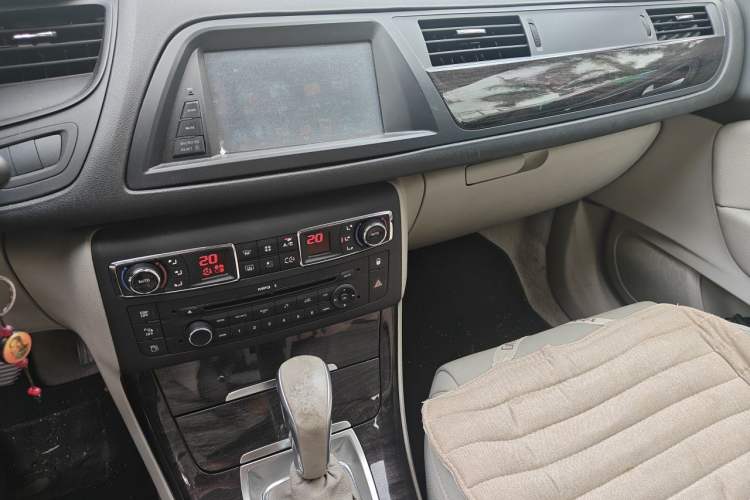 Used Citroen C5 2013 2.0L Automatic Luxury Model Audio And AC Panel