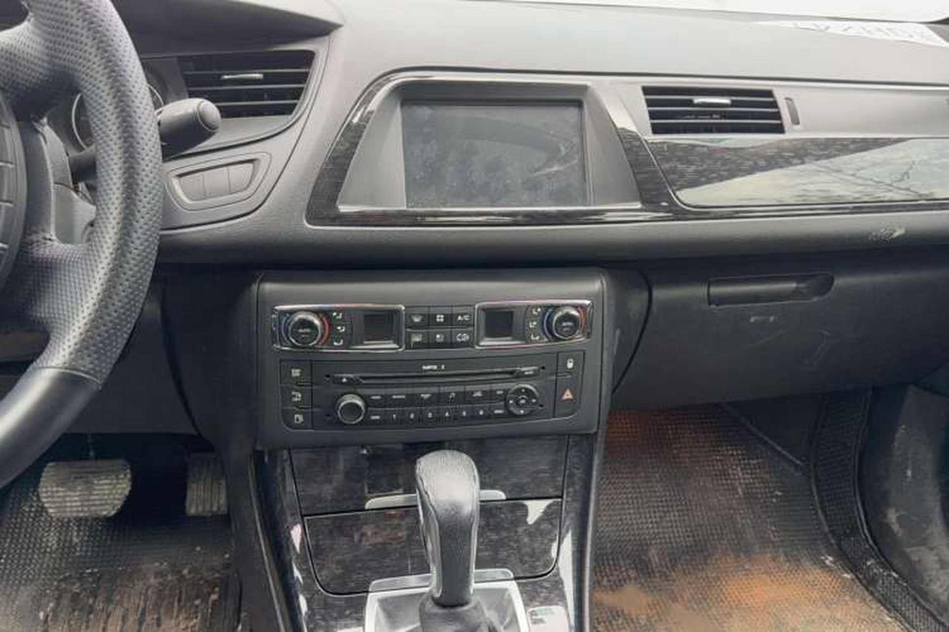 Used Citroen C5 2013 2.0L Automatic Luxury Model Audio And AC Panel