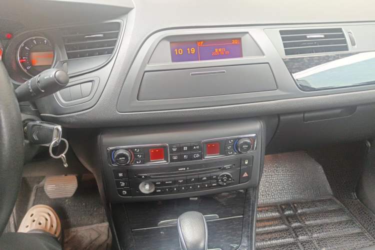 Used Citroen C5 2013 2.0L Automatic Luxury Model Audio And AC Panel