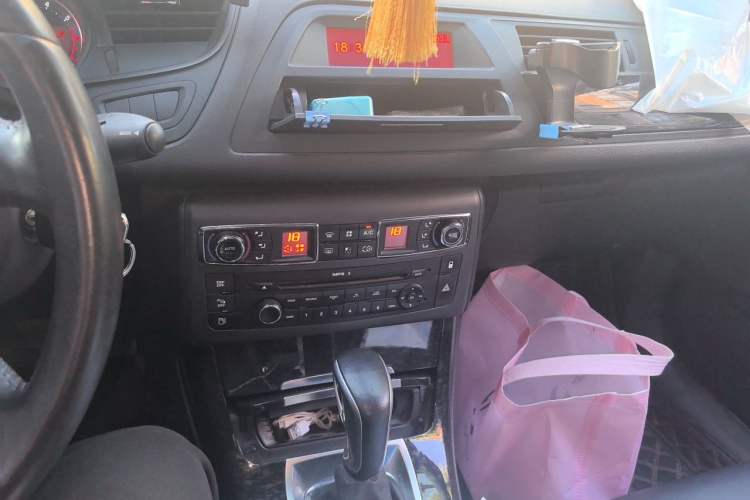 Used Citroen C5 2013 2.3L Automatic Zunyu Model Audio And AC Panel