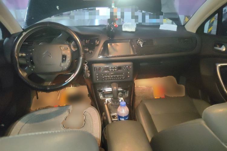 Used Citroen C5 2013 2.0L Automatic Luxury Model Center Console