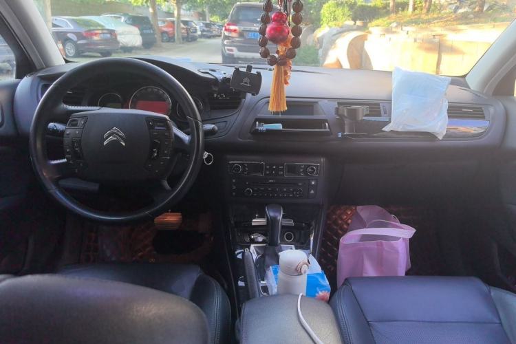 Used Citroen C5 2013 2.3L Automatic Zunyu Model Center Console