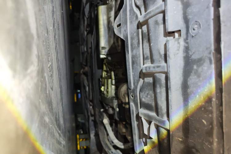 Used Citroen C5 2013 2.3L Automatic Zunyu Model Chassis Front
