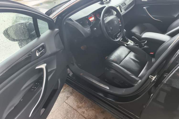 Used Citroen C5 2013 2.3L Automatic Zunyu Model Driver Seat