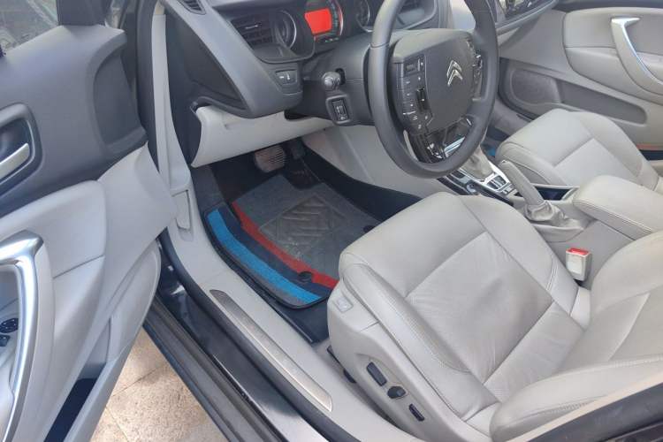Used Citroen C5 2013 2.3L Automatic Zunyu Model Driver Seat