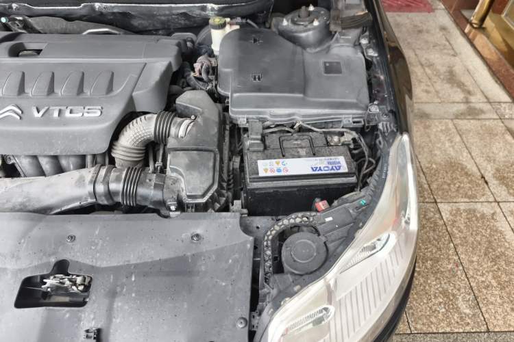 Used Citroen C5 2013 2.3L Automatic Zunyu Model Engine Bay Left