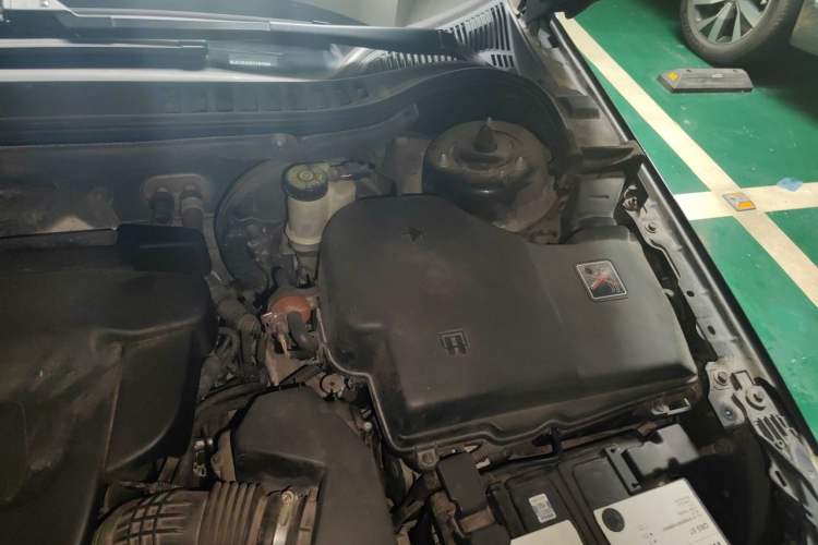 Used Citroen C5 2013 2.0L Automatic Luxury Model Engine Bay Left