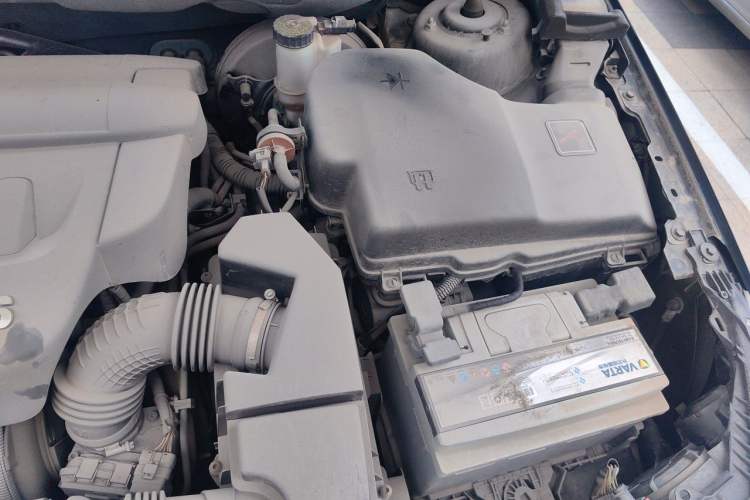 Used Citroen C5 2013 2.3L Automatic Zunyu Model Engine Bay Left