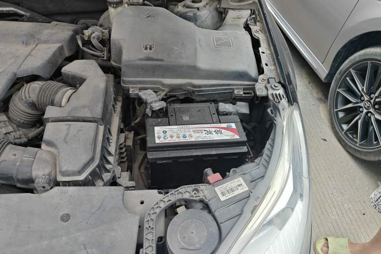 Used Citroen C5 2013 2.0L Automatic Luxury Model Engine Bay Left