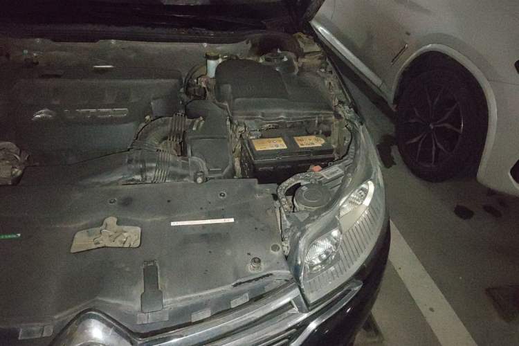 Used Citroen C5 2013 2.3L Automatic Zunyu Model Engine Bay Left
