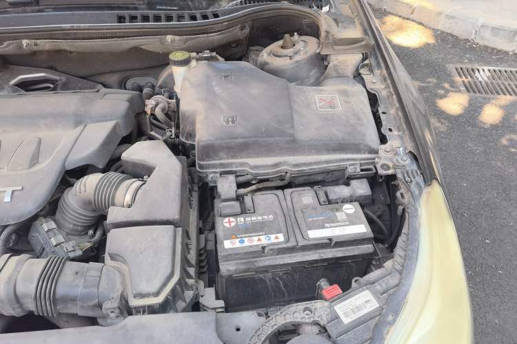 Used Citroen C5 2013 2.0L Automatic Luxury Model Engine Bay Left