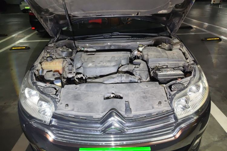 Used Citroen C5 2013 2.3L Automatic Zunyu Model Engine Bay