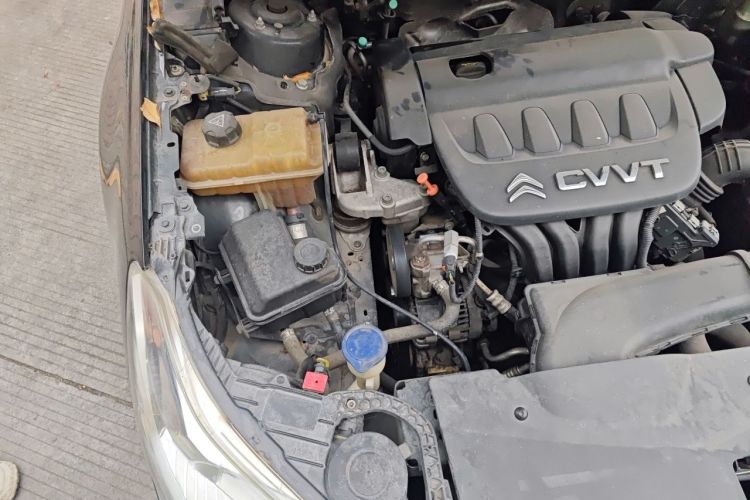 Used Citroen C5 2013 2.0L Automatic Luxury Model Engine Bay Right