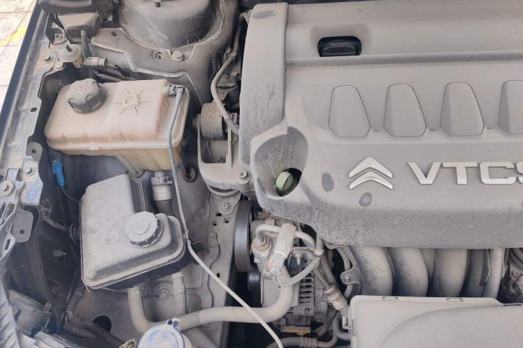 Used Citroen C5 2013 2.3L Automatic Zunyu Model Engine Bay Right