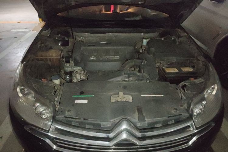 Used Citroen C5 2013 2.3L Automatic Zunyu Model Engine Bay