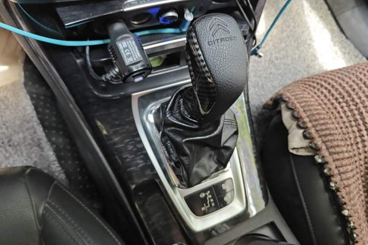 Used Citroen C5 2013 2.3L Automatic Zunyu Model Gear Lever