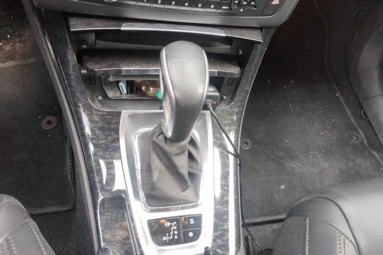 Used Citroen C5 2013 2.0L Automatic Luxury Model Gear Lever