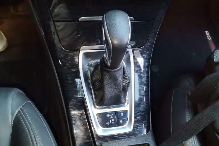 Used Citroen C5 2013 2.0L Automatic Luxury Model Gear Lever