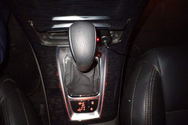 Used Citroen C5 2013 2.0L Automatic Luxury Model Gear Lever