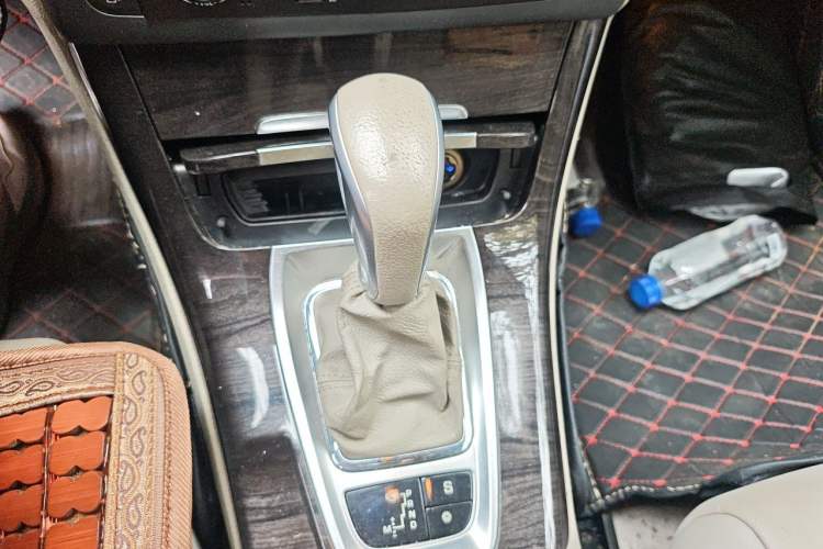 Used Citroen C5 2013 2.0L Automatic Luxury Model Gear Lever