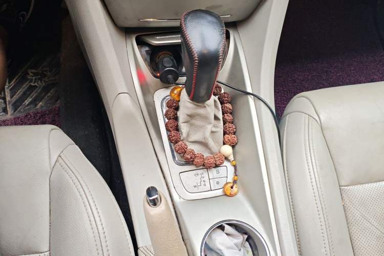 Used Citroen C5 2013 2.0L Automatic Luxury Model Gear Lever