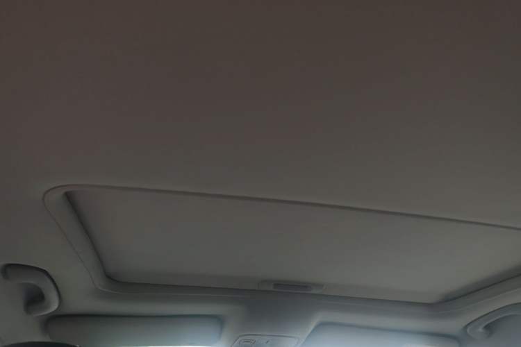 Used Citroen C5 2013 2.3L Automatic Zunyu Model Headliner