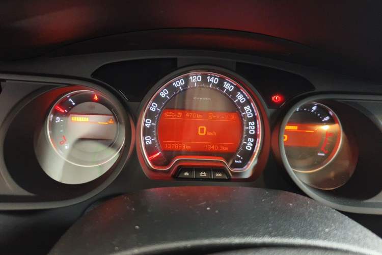 Used Citroen C5 2013 2.3L Automatic Zunyu Model Instrument Cluster