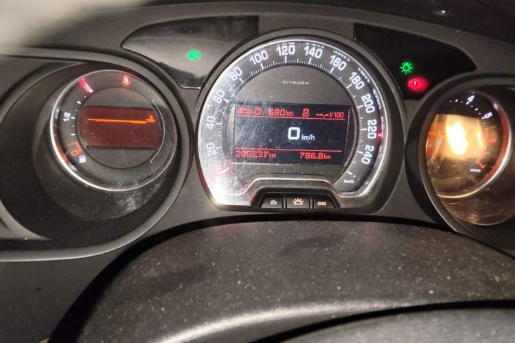 Used Citroen C5 2013 2.3L Automatic Luxury Model Instrument Cluster