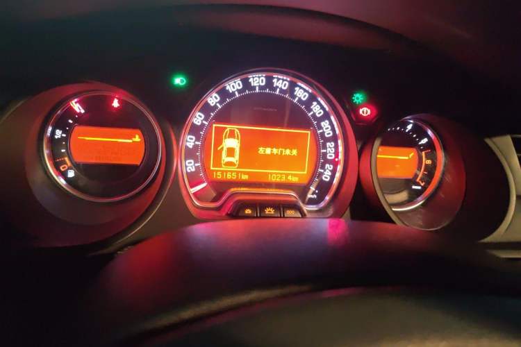 Used Citroen C5 2013 2.3L Automatic Zunyu Model Instrument Cluster