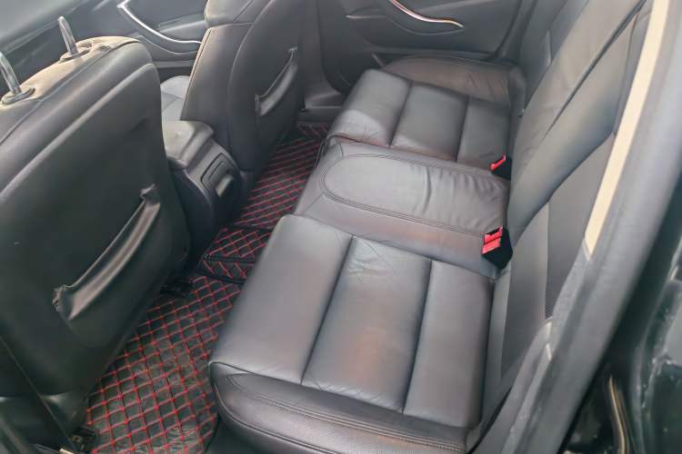 Used Citroen C5 2013 2.3L Automatic Zunyu Model Interior 3