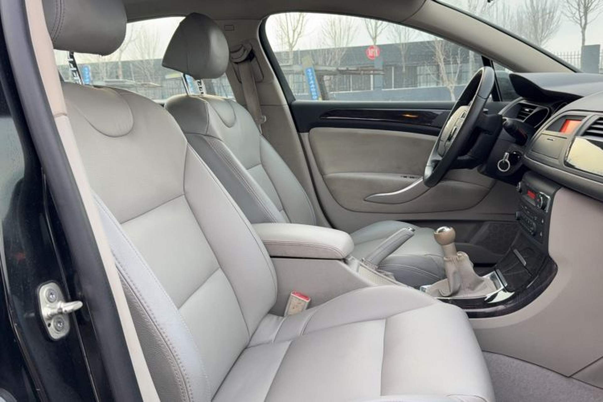 Used Citroen C5 2013 2.0L Manual Comfort Version Interior 3