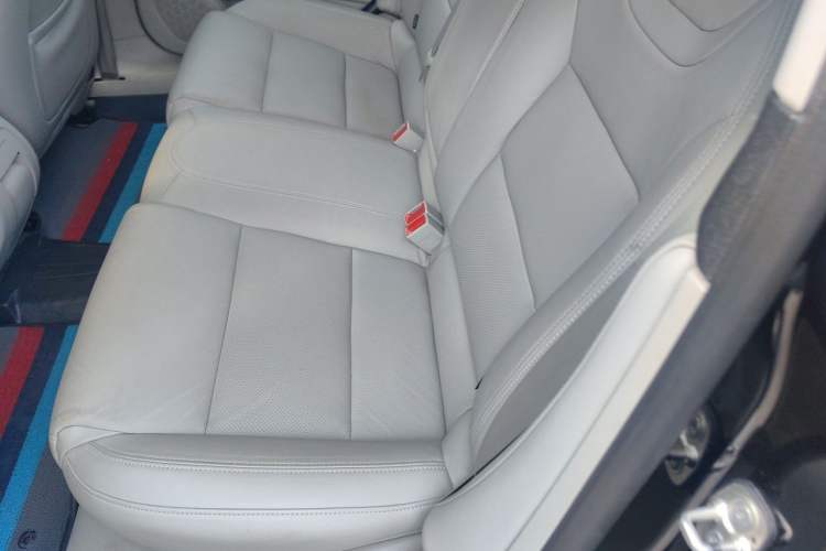 Used Citroen C5 2013 2.3L Automatic Zunyu Model Left Rear Seat