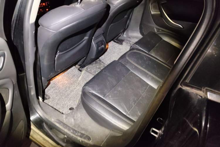 Used Citroen C5 2013 2.3L Automatic Luxury Model Left Rear Seat