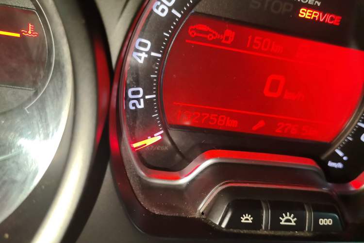 Used Citroen C5 2013 2.0L Automatic Luxury Model Odometer Close Up