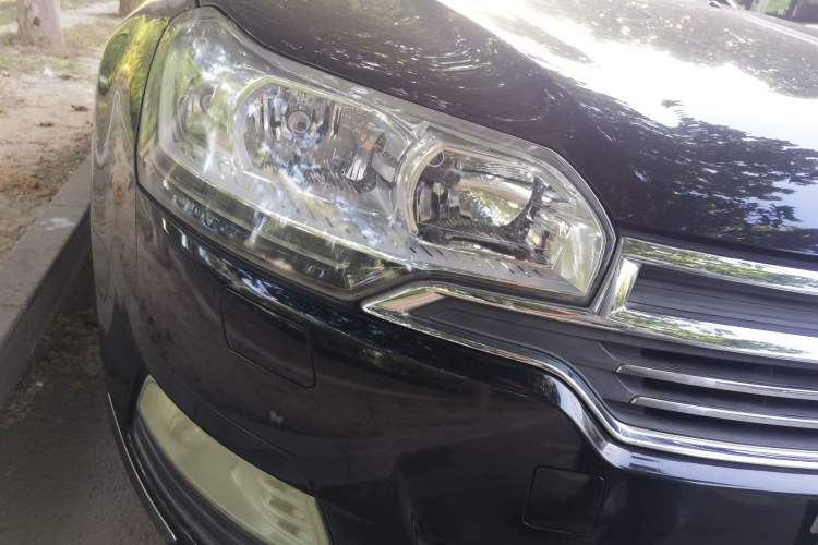 Used Citroen C5 2013 2.0L Automatic Luxury Model Right Front Headlight