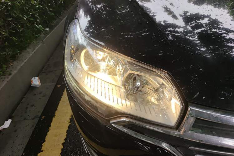 Used Citroen C5 2013 2.0L Automatic Luxury Model Right Front Headlight
