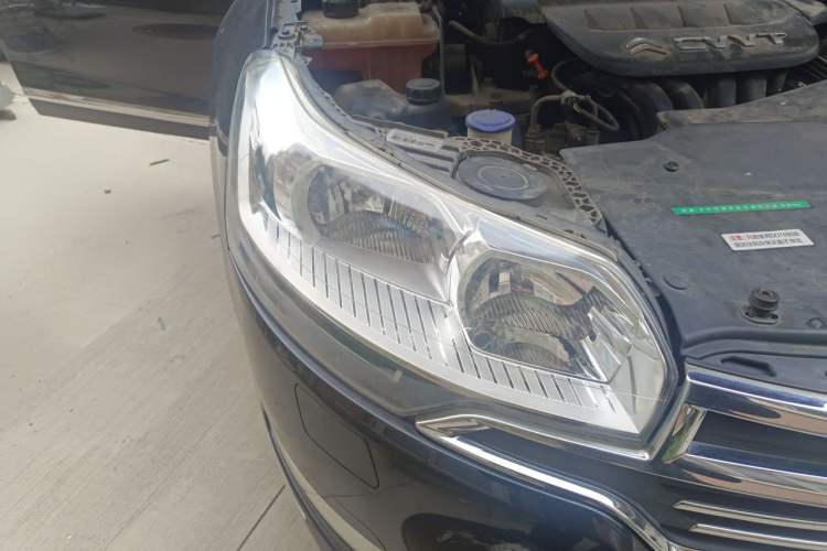 Used Citroen C5 2013 2.0L Automatic Luxury Model Right Front Headlight