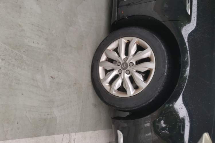 Used Citroen C5 2013 2.3L Automatic Prestige Edition Right Front Wheel Hub