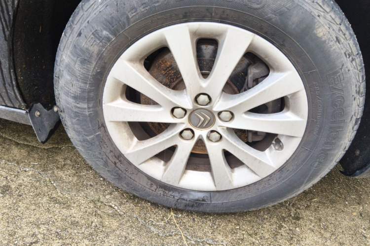 Used Citroen C5 2013 2.0L Automatic Luxury Model Right Front Wheel Hub