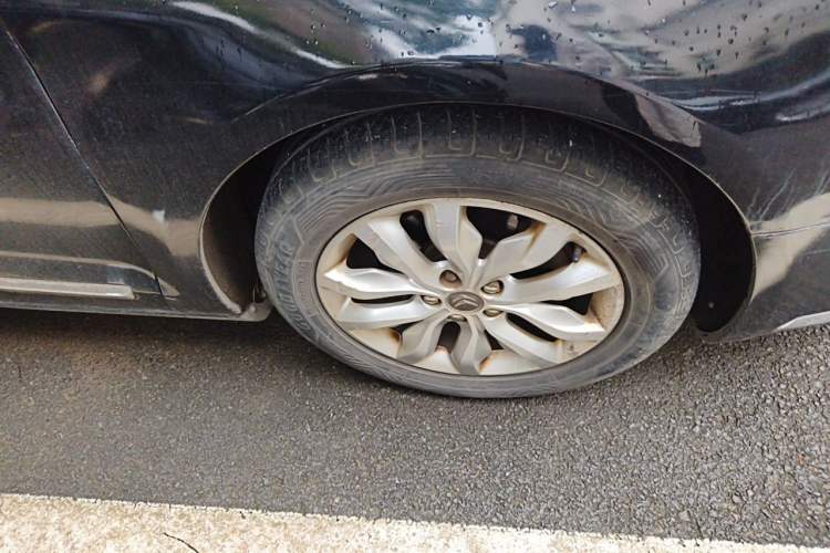 Used Citroen C5 2013 2.3L Automatic Zunyu Model Right Front Wheel Hub