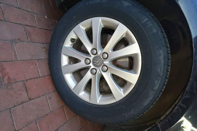 Used Citroen C5 2013 2.0L Automatic Luxury Model Right Front Wheel Hub