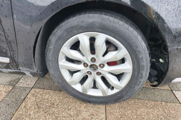 Used Citroen C5 2013 2.3L Automatic Zunyu Model Right Front Wheel Hub