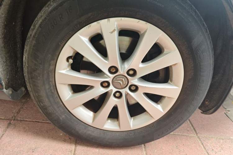 Used Citroen C5 2013 2.0L Automatic Luxury Model Right Front Wheel Hub