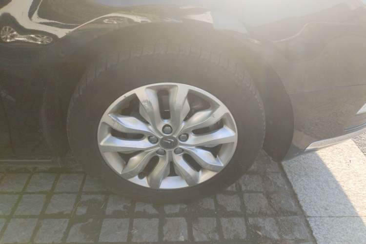 Used Citroen C5 2013 2.3L Automatic Luxury Model Right Front Wheel Hub