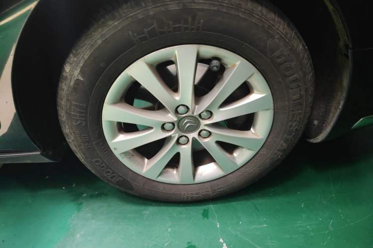 Used Citroen C5 2013 2.0L Automatic Luxury Model Right Front Wheel Hub
