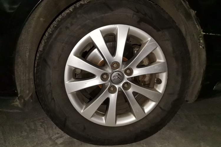 Used Citroen C5 2013 2.0L Automatic Luxury Model Right Front Wheel Hub