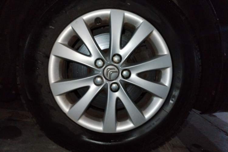Used Citroen C5 2013 2.0L Automatic Luxury Model Right Front Wheel Hub