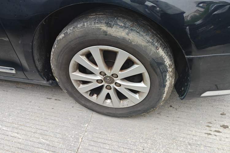Used Citroen C5 2013 2.0L Automatic Luxury Model Right Front Wheel Hub