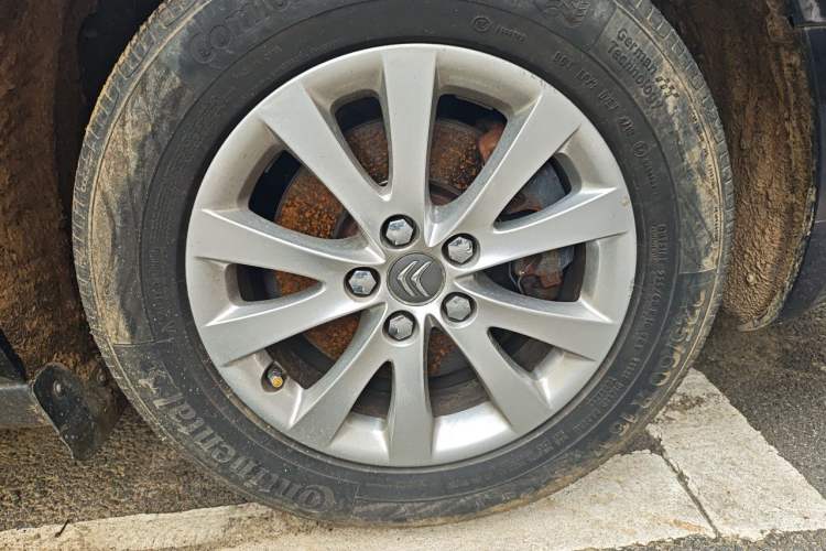 Used Citroen C5 2013 2.0L Automatic Luxury Model Right Front Wheel Hub