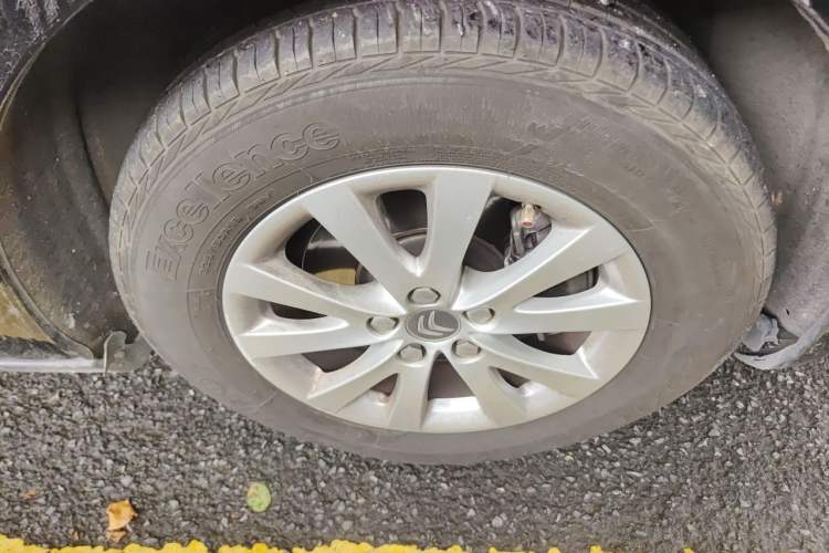 Used Citroen C5 2013 2.0L Automatic Luxury Model Right Front Wheel Hub
